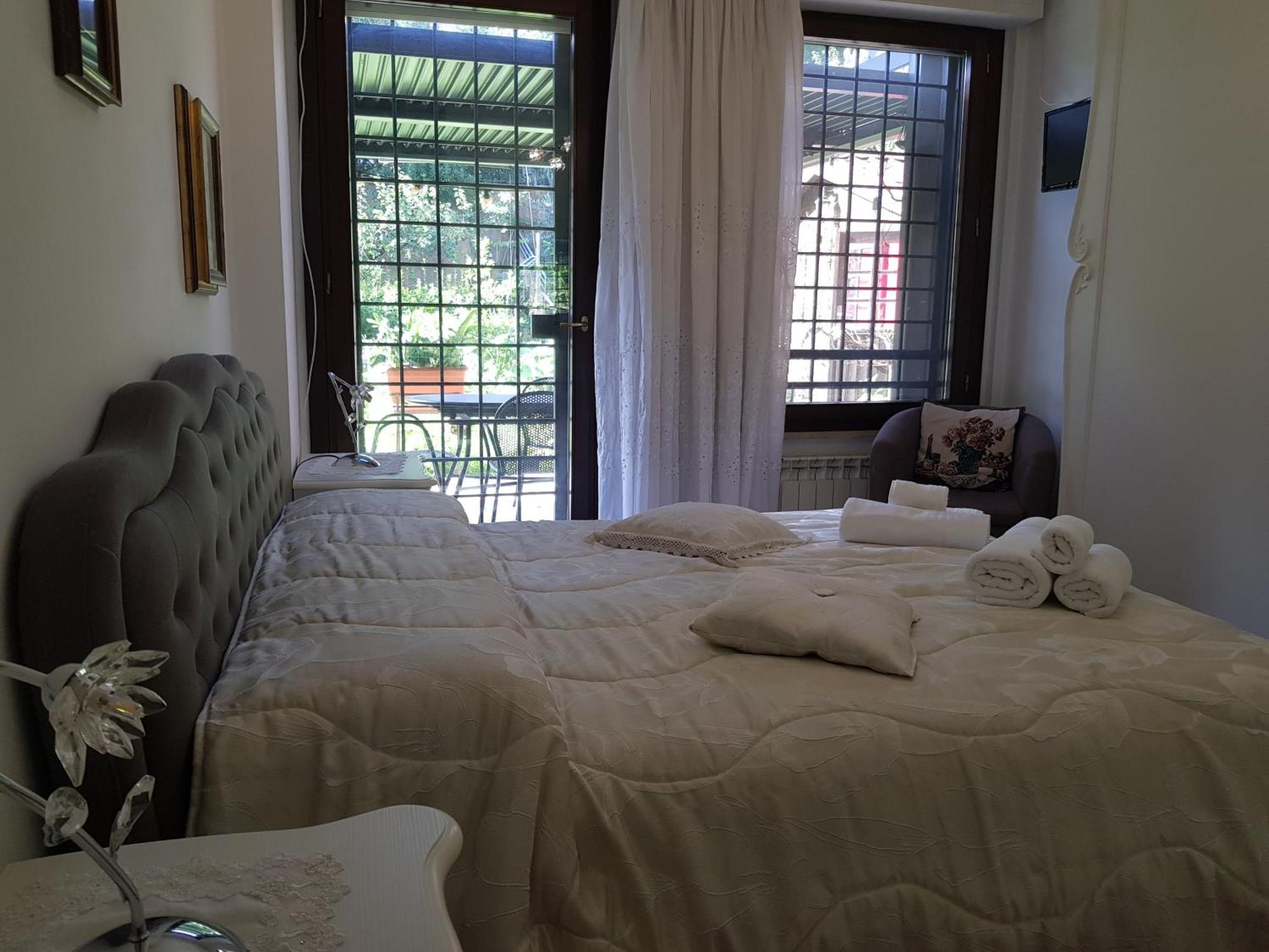 Eur Charme Apt&Garden Roma Esterno foto