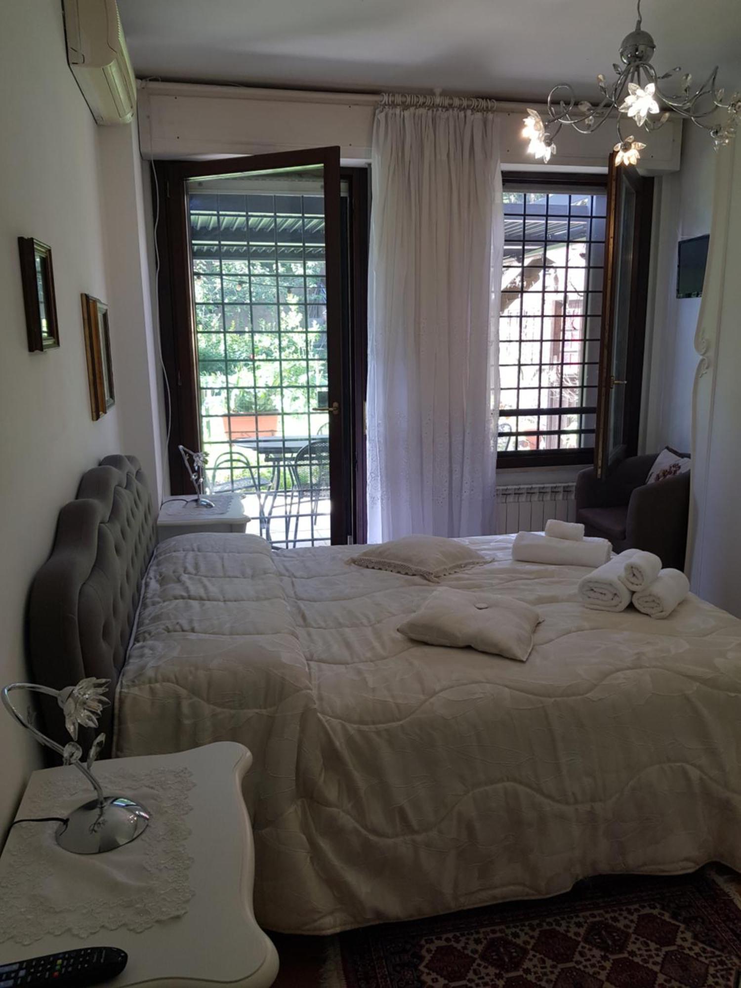 Eur Charme Apt&Garden Roma Esterno foto